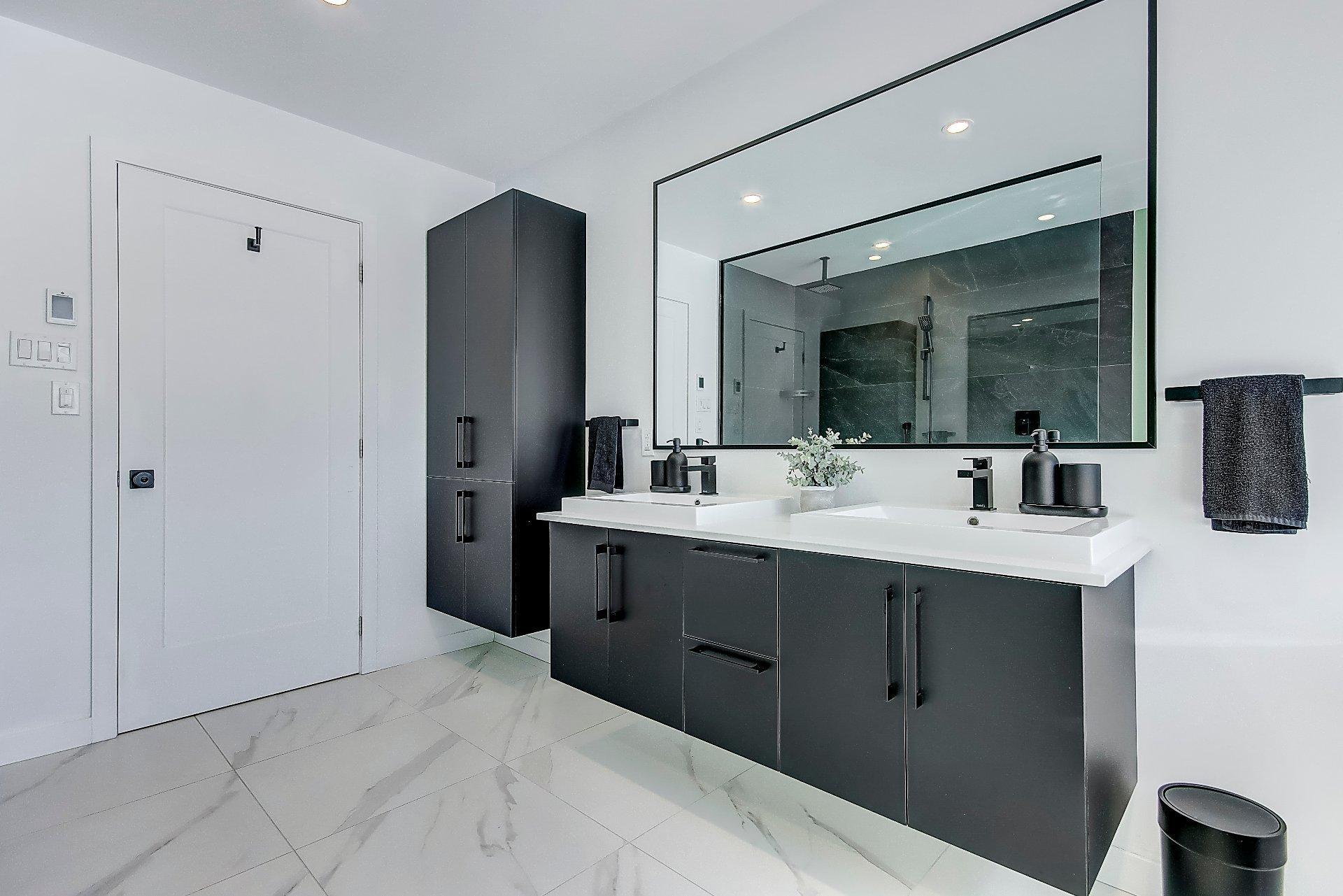 









797


Boul. St-Luc

,
Saint-Jean-sur-Richelieu,




QC
J2W2G6

