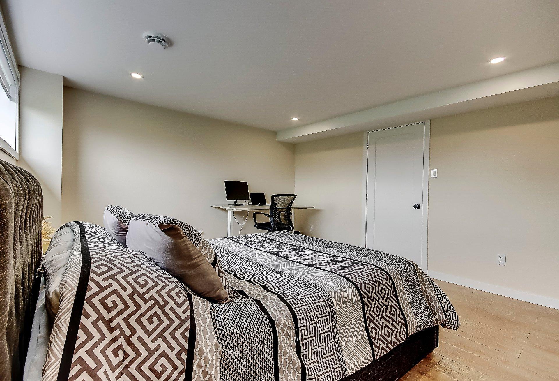 









797


Boul. St-Luc

,
Saint-Jean-sur-Richelieu,




QC
J2W2G6

