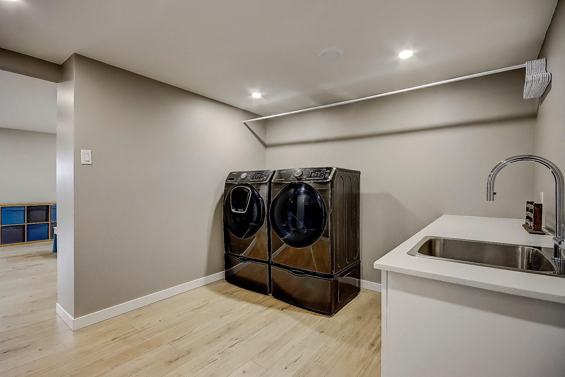 









797


Boul. St-Luc

,
Saint-Jean-sur-Richelieu,




QC
J2W2G6

