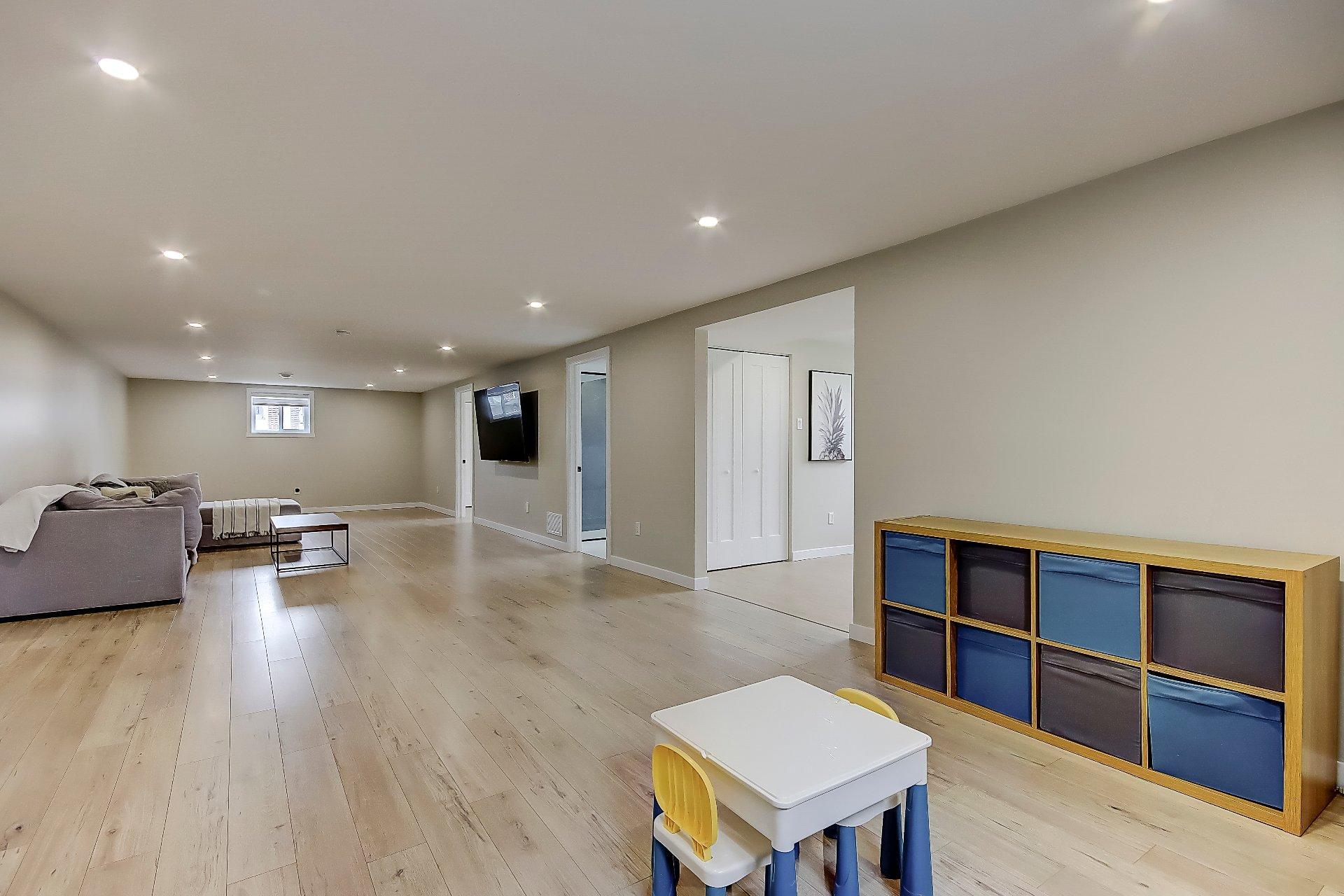 









797


Boul. St-Luc

,
Saint-Jean-sur-Richelieu,




QC
J2W2G6

