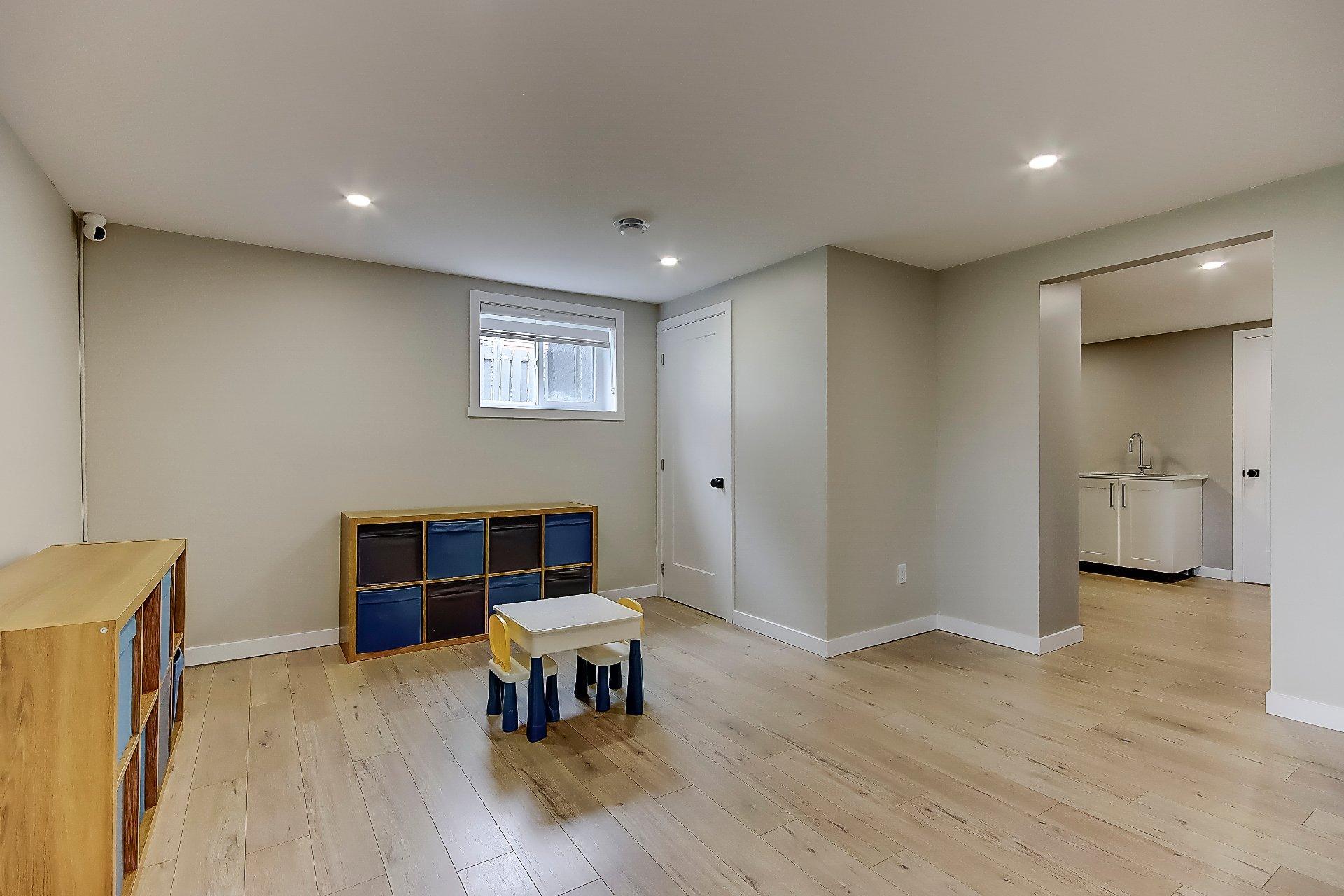 









797


Boul. St-Luc

,
Saint-Jean-sur-Richelieu,




QC
J2W2G6

