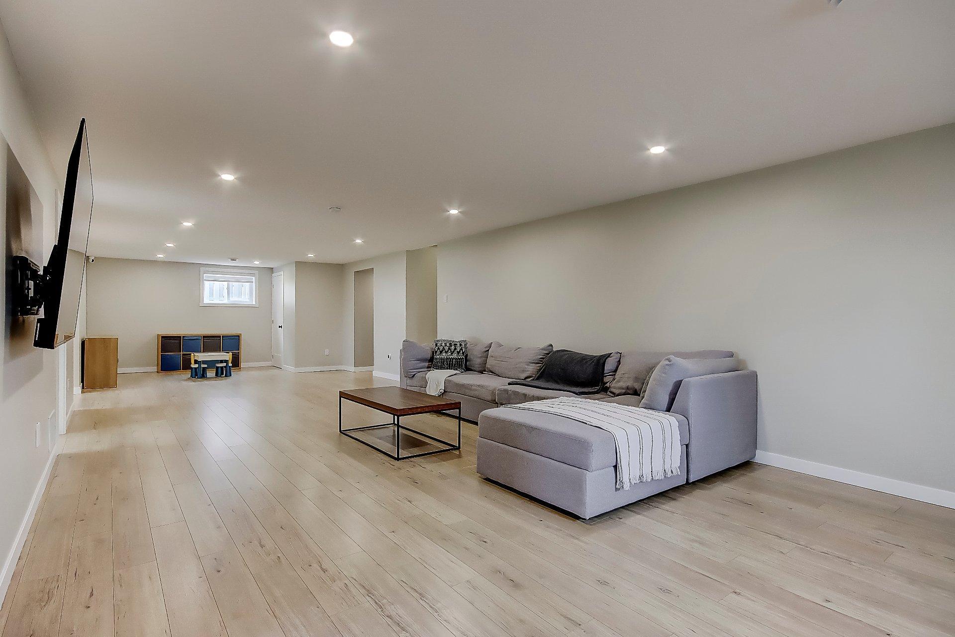 









797


Boul. St-Luc

,
Saint-Jean-sur-Richelieu,




QC
J2W2G6

