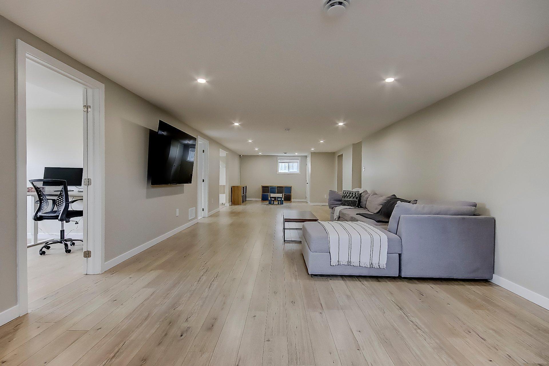 









797


Boul. St-Luc

,
Saint-Jean-sur-Richelieu,




QC
J2W2G6

