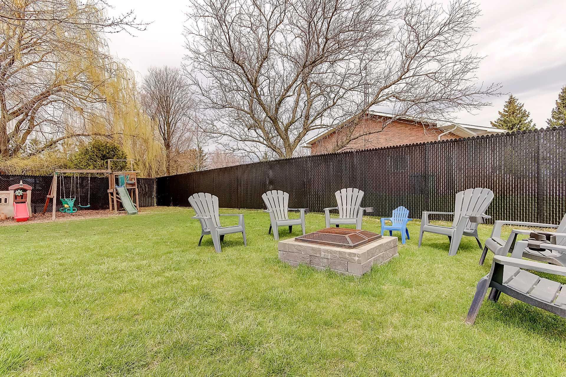 









797


Boul. St-Luc

,
Saint-Jean-sur-Richelieu,




QC
J2W2G6

