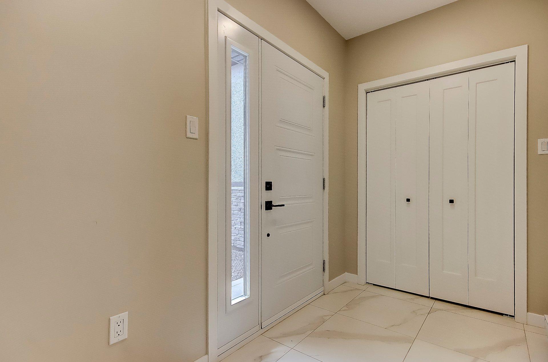 









797


Boul. St-Luc

,
Saint-Jean-sur-Richelieu,




QC
J2W2G6

