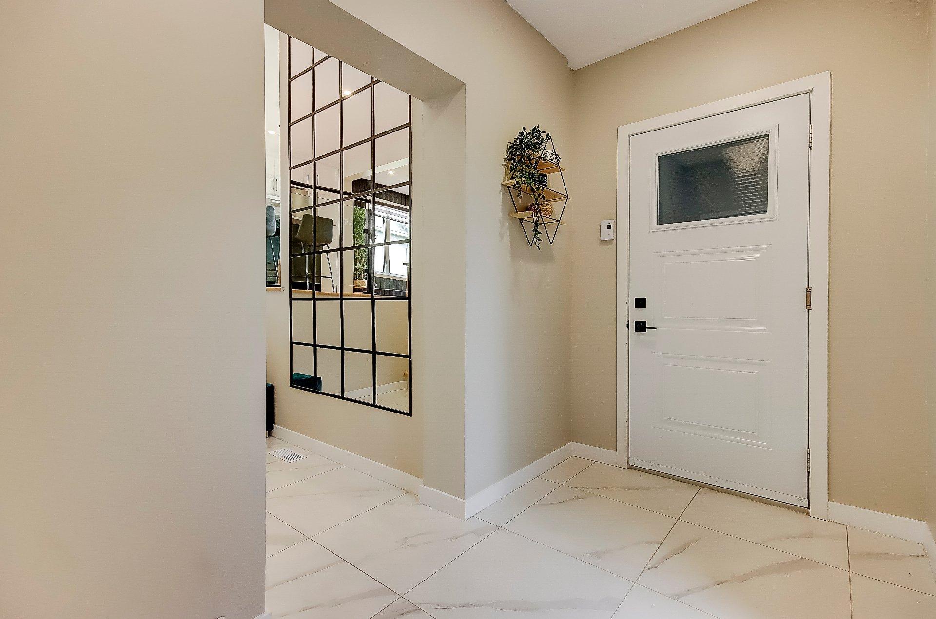 









797


Boul. St-Luc

,
Saint-Jean-sur-Richelieu,




QC
J2W2G6


