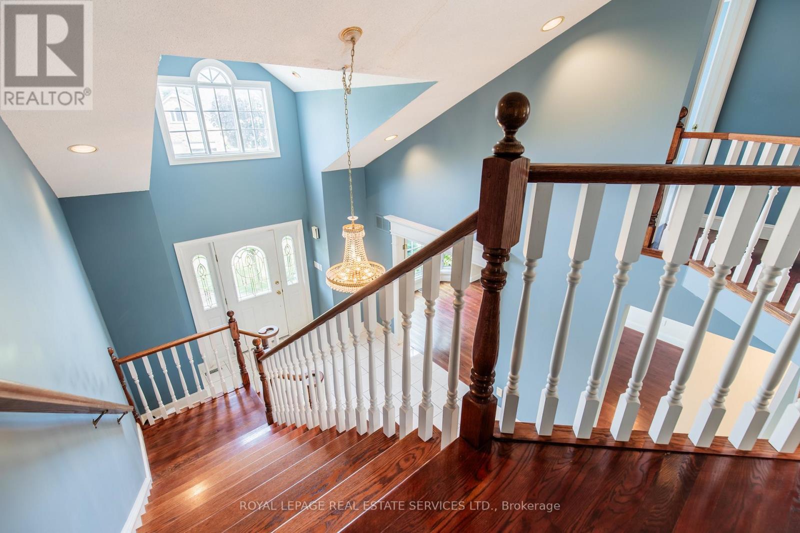 












57 ORR CRESCENT

,
Hamilton,




Ontario
L8G5C5

