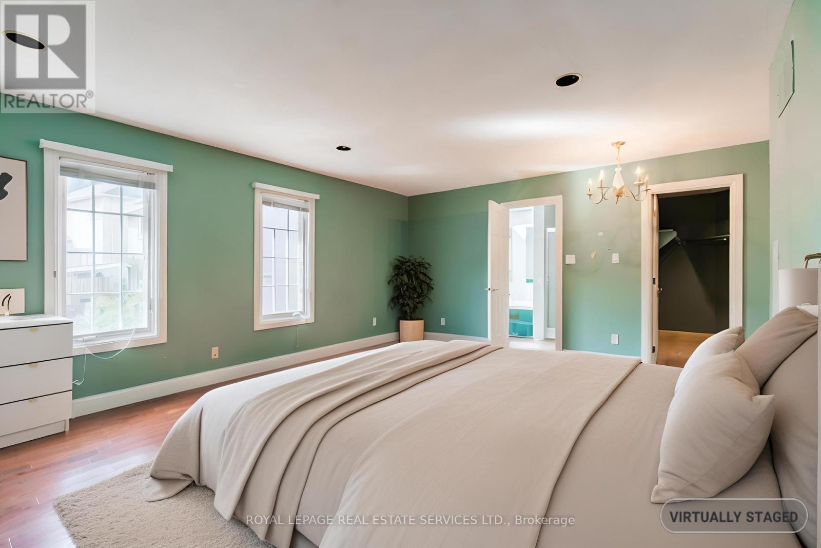 












57 ORR CRESCENT

,
Hamilton,




Ontario
L8G5C5

