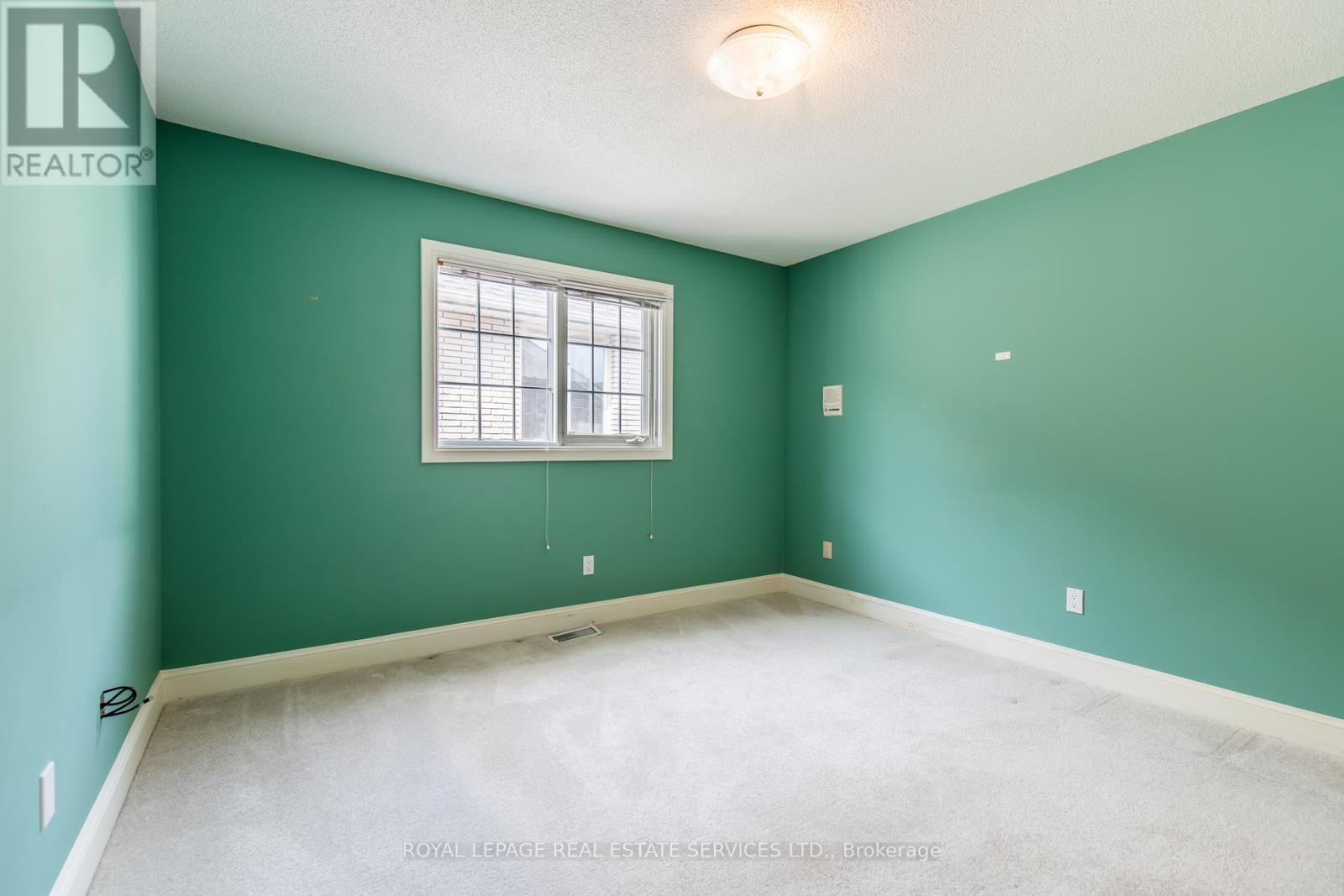 












57 ORR CRESCENT

,
Hamilton,




Ontario
L8G5C5

