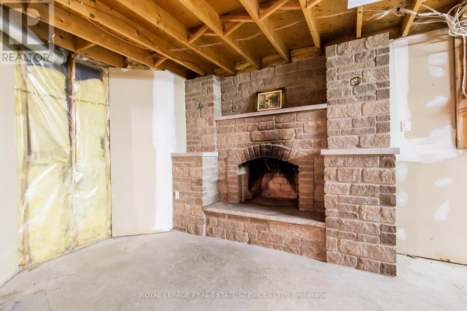 












57 ORR CRESCENT

,
Hamilton,




Ontario
L8G5C5


