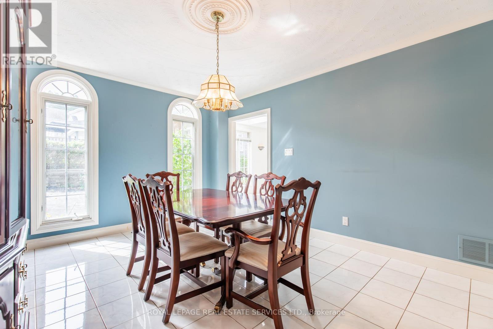 












57 ORR CRESCENT

,
Hamilton,




Ontario
L8G5C5

