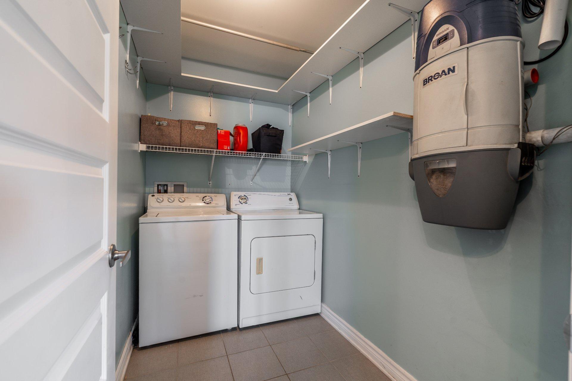 









1415


Rue des Outaouais

, C,
Repentigny (Repentigny),




QC
J5Y0G2

