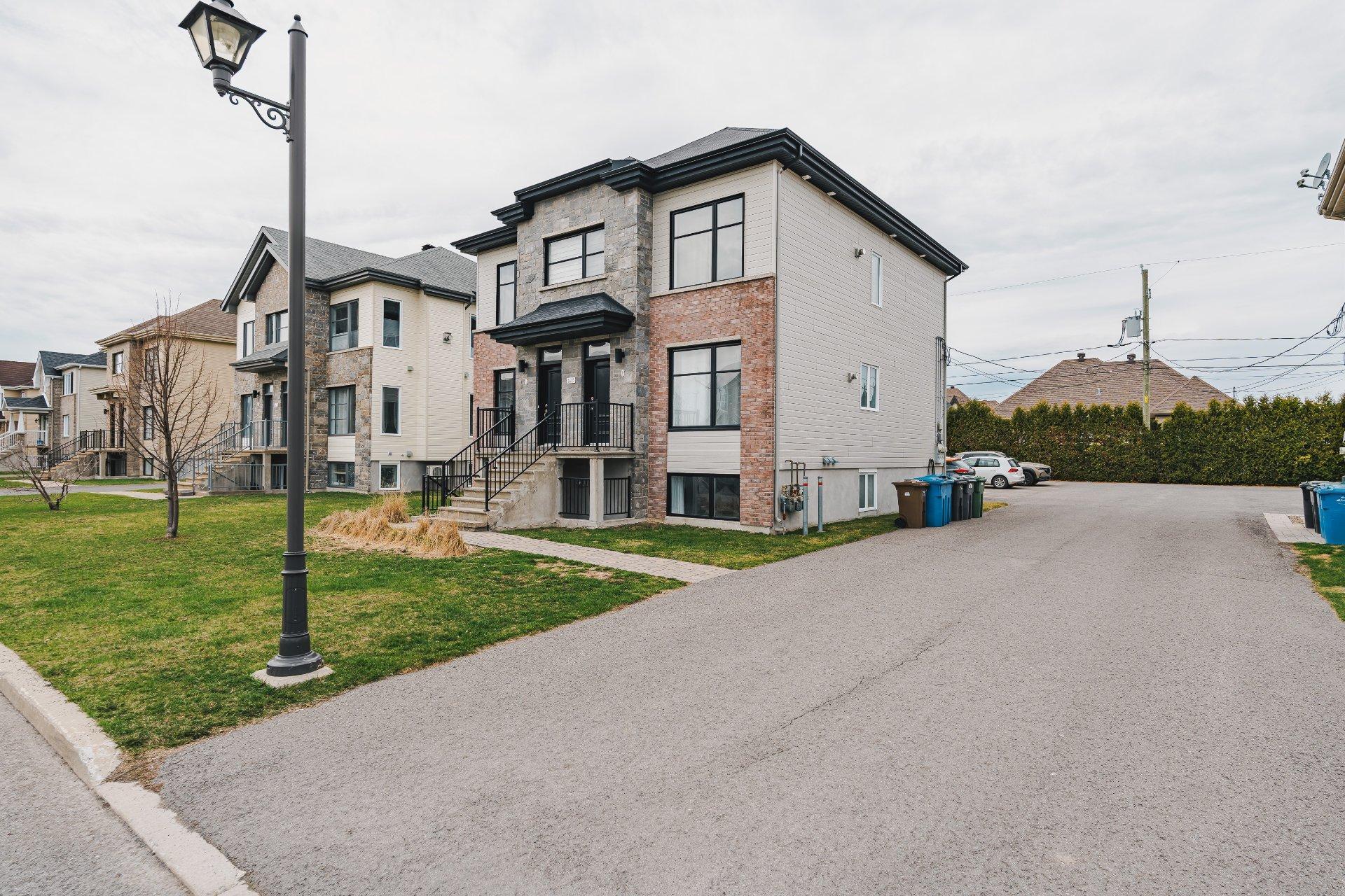 









1415


Rue des Outaouais

, C,
Repentigny (Repentigny),




QC
J5Y0G2

