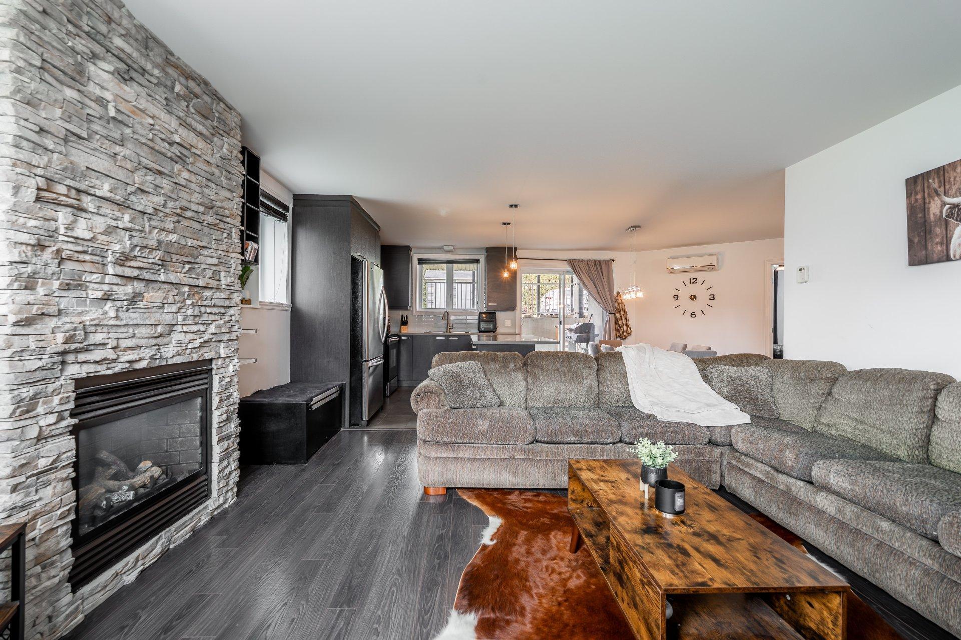 









1415


Rue des Outaouais

, C,
Repentigny (Repentigny),




QC
J5Y0G2


