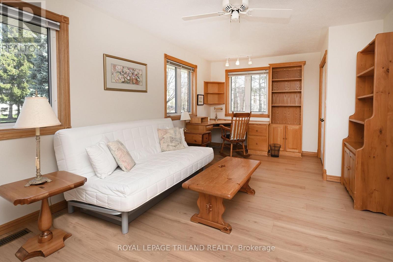 












7154 TALBOT TRAIL

,
Chatham-Kent (Blenheim),




Ontario
N0P1A0

