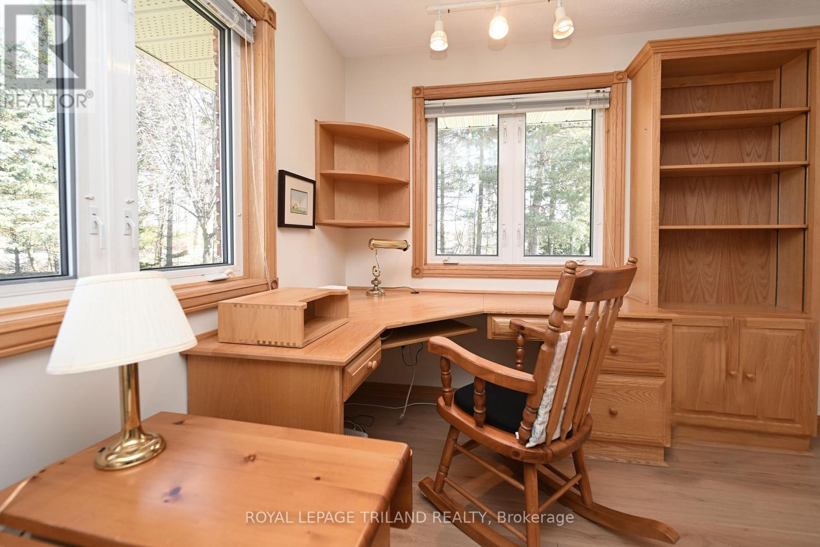 












7154 TALBOT TRAIL

,
Chatham-Kent (Blenheim),




Ontario
N0P1A0

