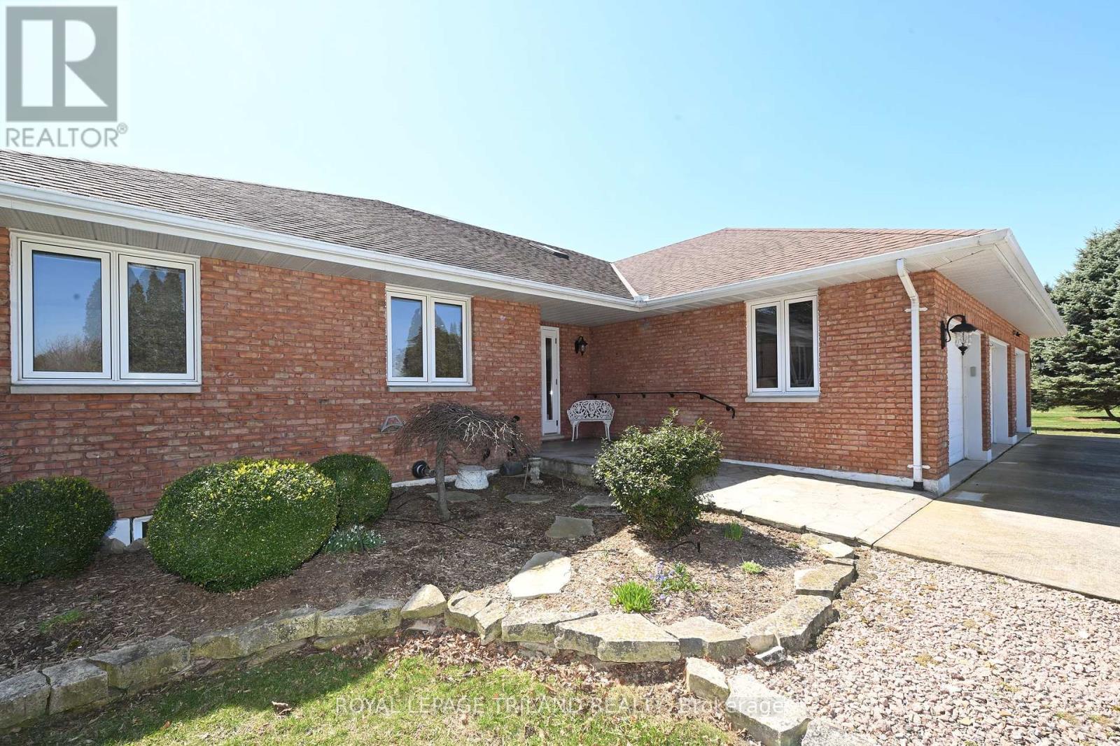 












7154 TALBOT TRAIL

,
Chatham-Kent (Blenheim),




Ontario
N0P1A0

