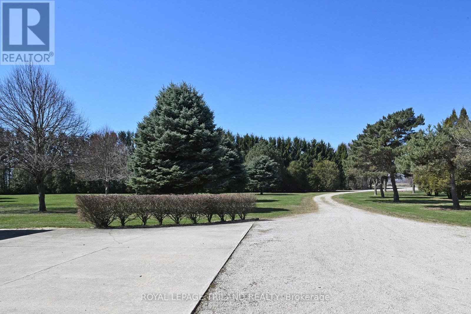 












7154 TALBOT TRAIL

,
Chatham-Kent (Blenheim),




Ontario
N0P1A0

