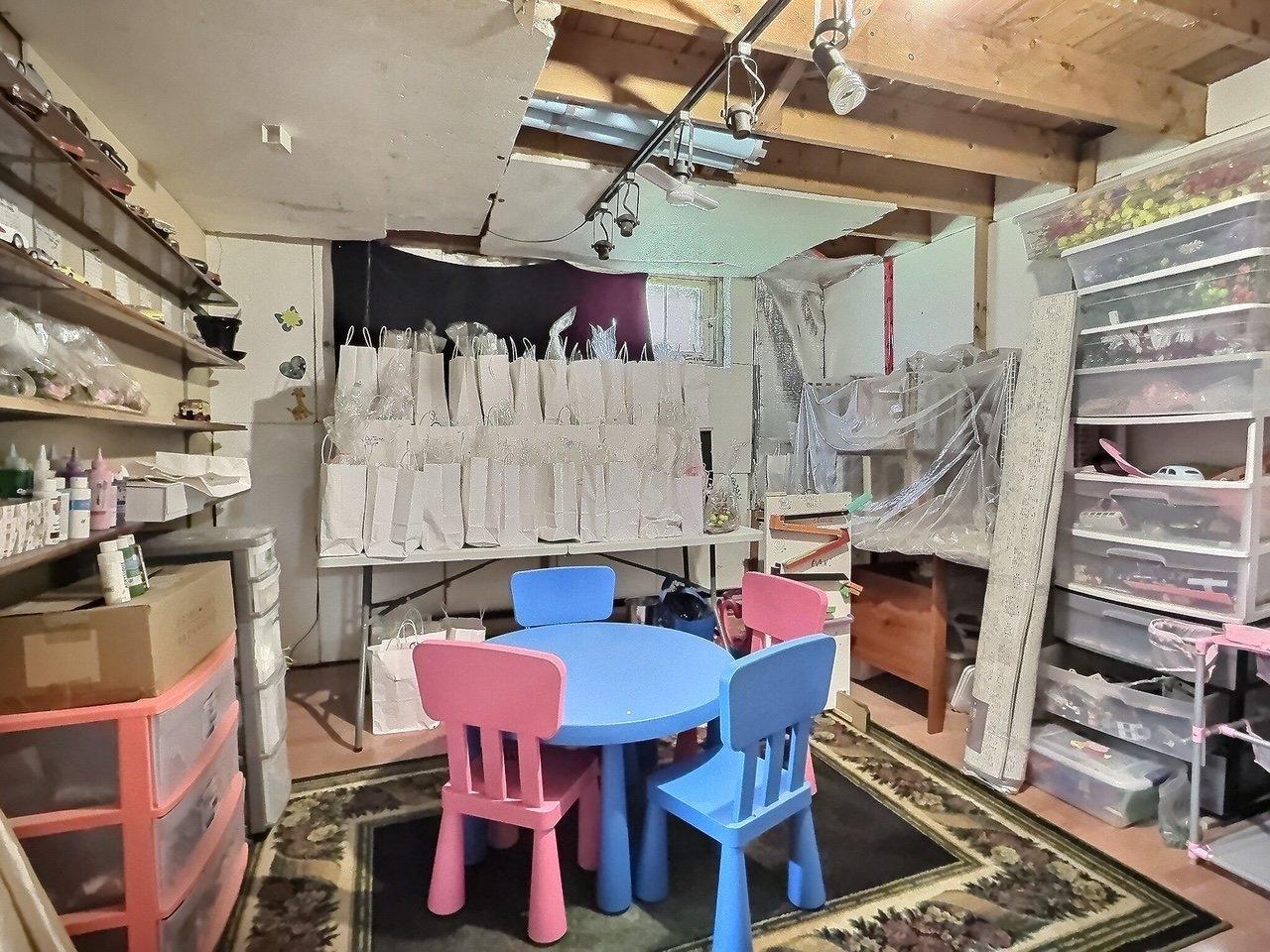 









235


Rue Monseigneur-Vel

,
Magog,




QC
J1X3W5

