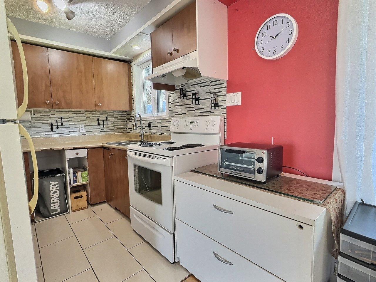 









235


Rue Monseigneur-Vel

,
Magog,




QC
J1X3W5


