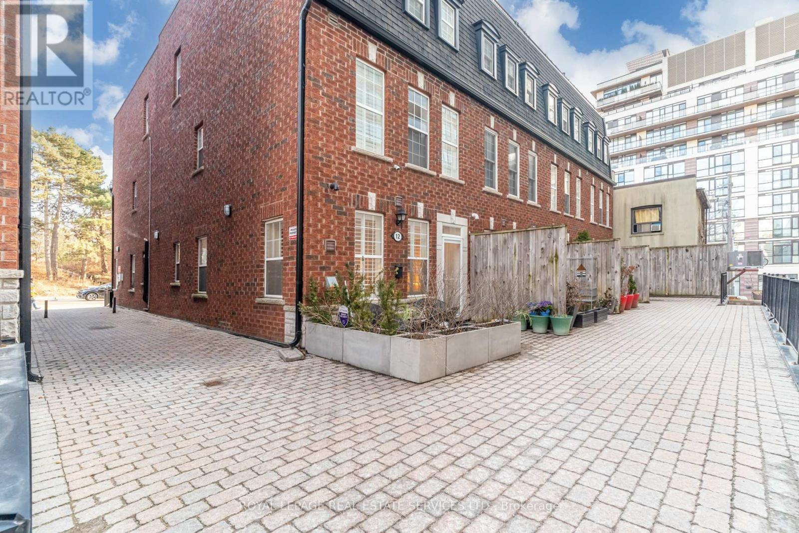 












12 - 1968 BLOOR STREET W

,
Toronto,




Ontario
M6P3K9

