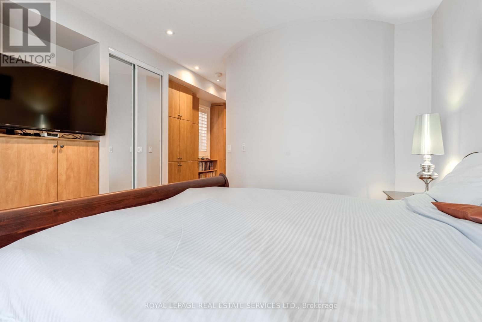 












12 - 1968 BLOOR STREET W

,
Toronto,




Ontario
M6P3K9

