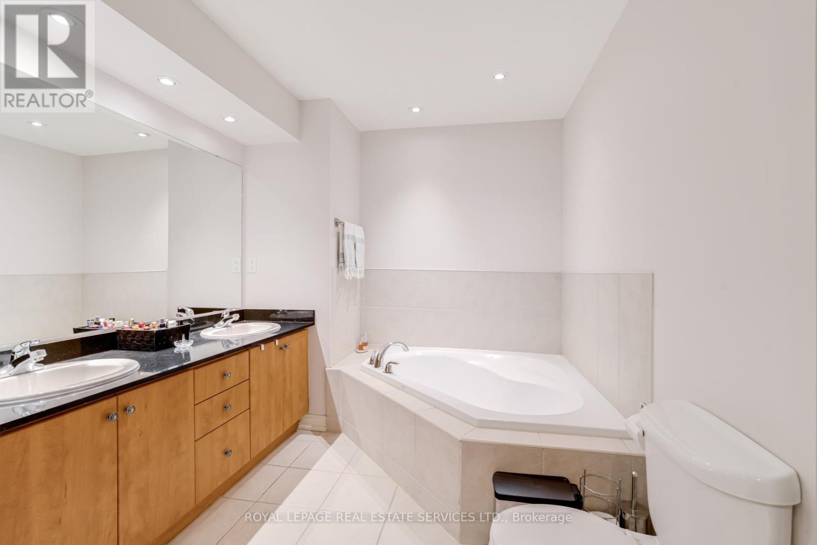 












12 - 1968 BLOOR STREET W

,
Toronto,




Ontario
M6P3K9

