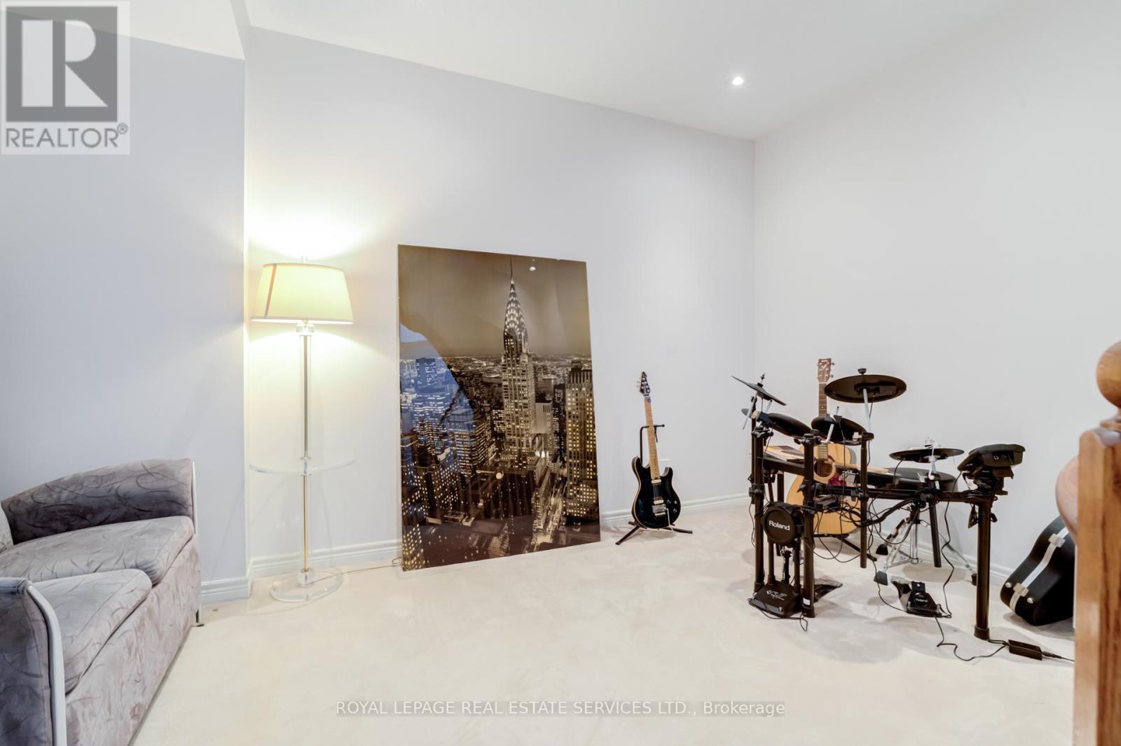 












12 - 1968 BLOOR STREET W

,
Toronto,




Ontario
M6P3K9

