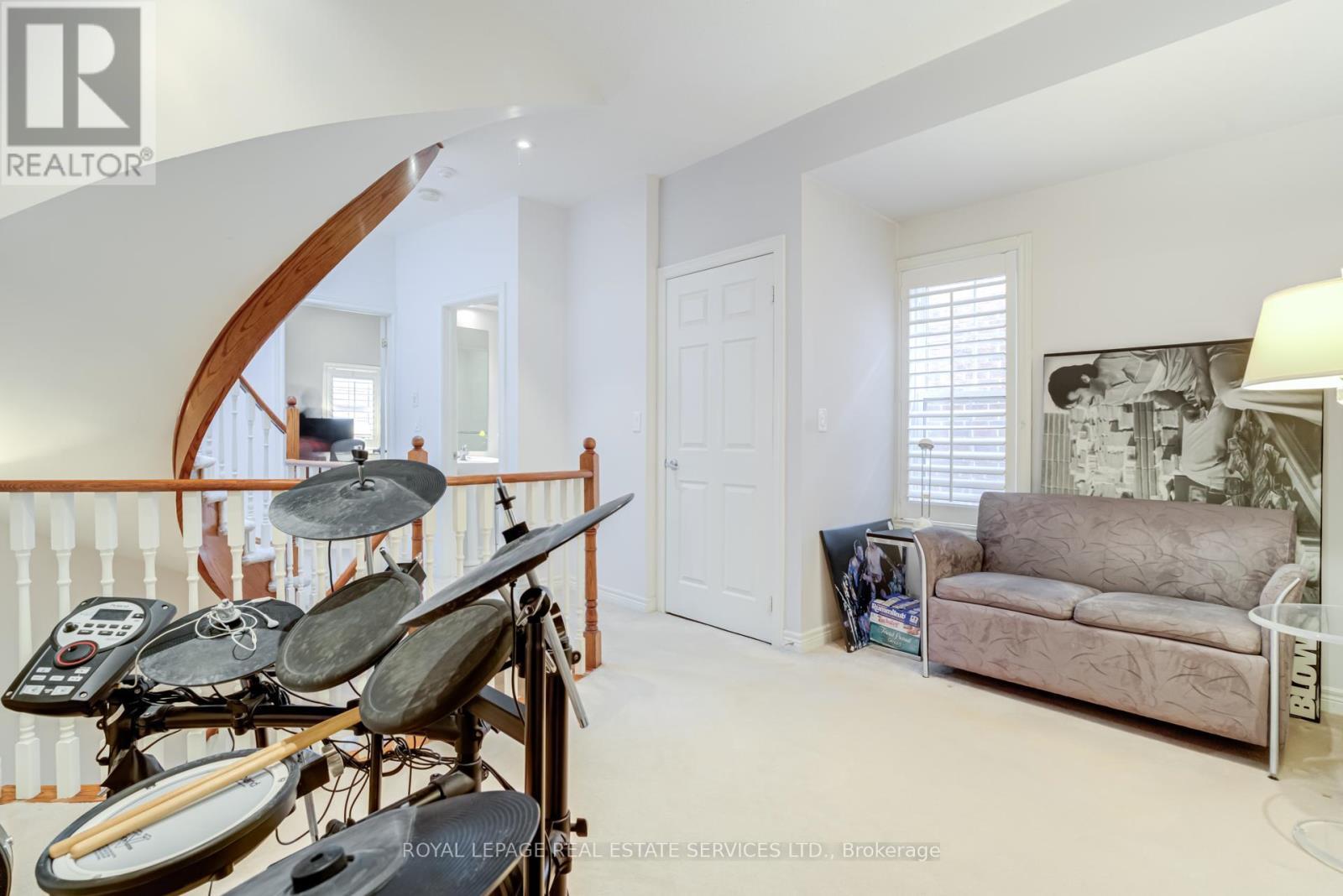 












12 - 1968 BLOOR STREET W

,
Toronto,




Ontario
M6P3K9

