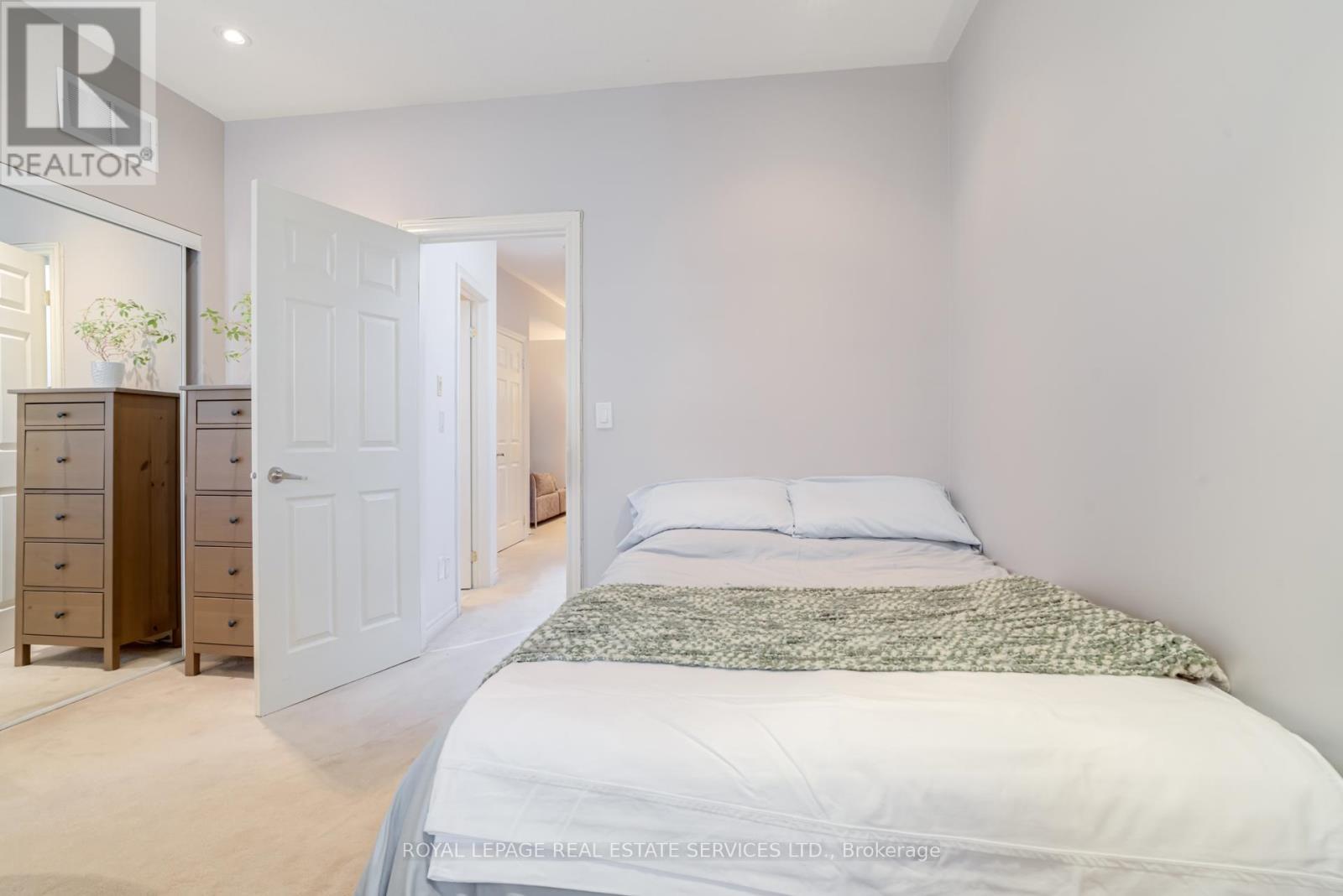 












12 - 1968 BLOOR STREET W

,
Toronto,




Ontario
M6P3K9

