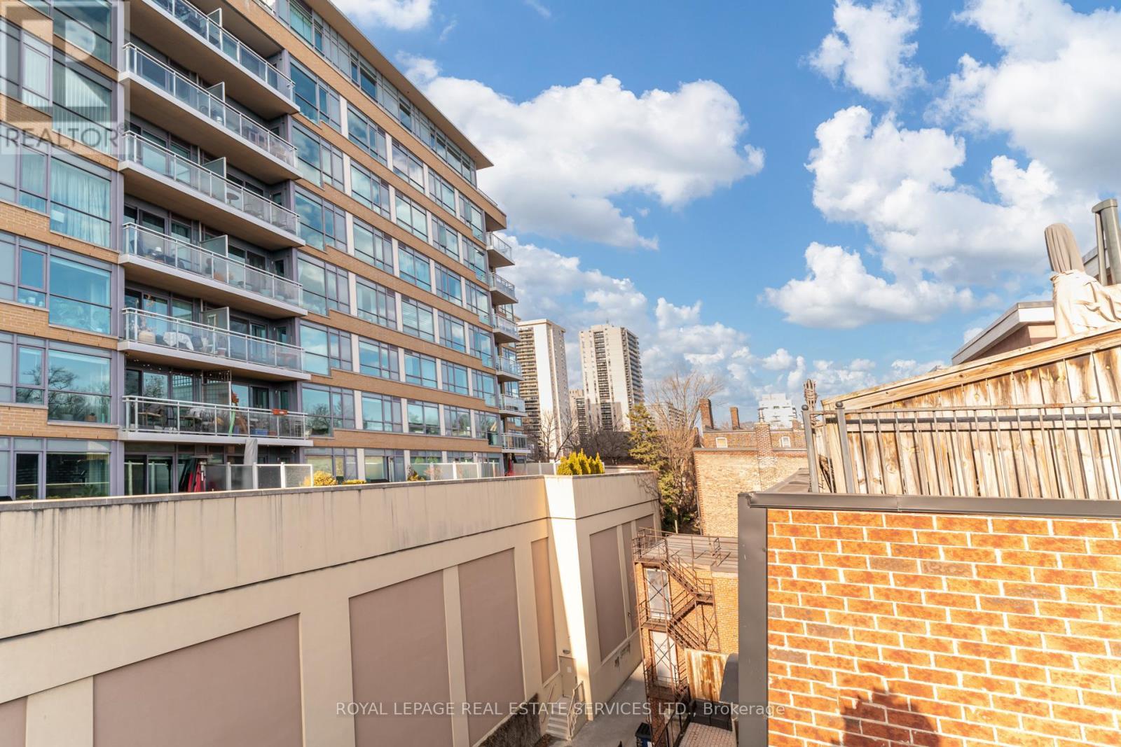 












12 - 1968 BLOOR STREET W

,
Toronto,




Ontario
M6P3K9

