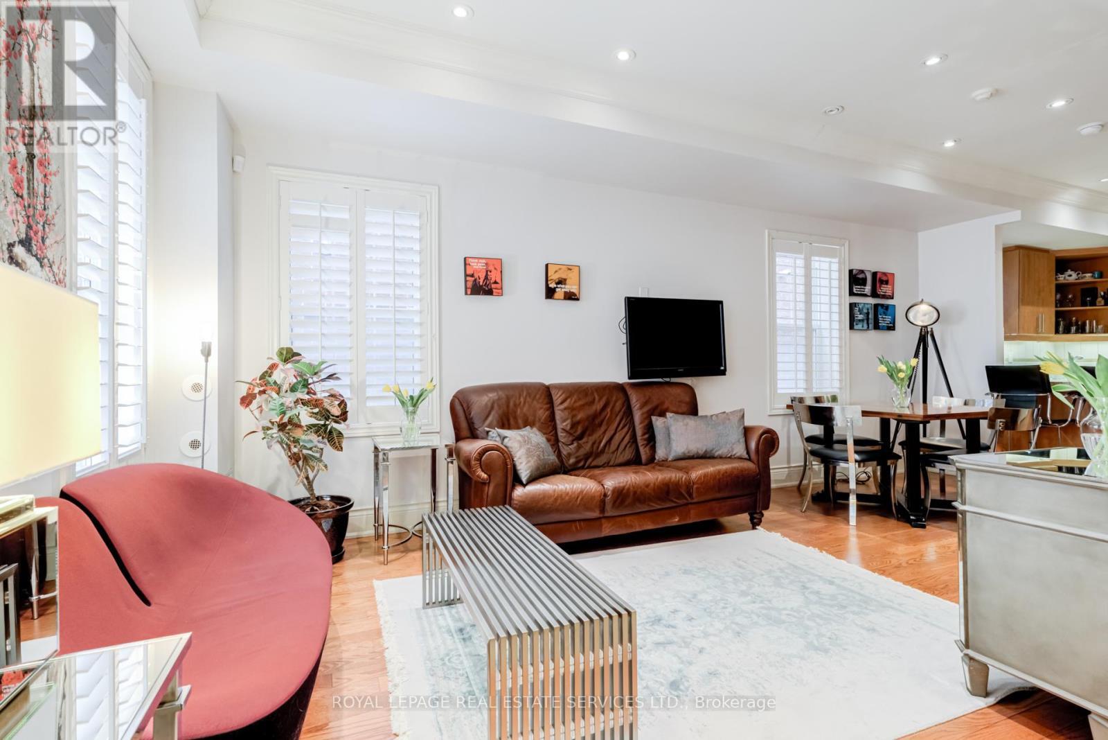 












12 - 1968 BLOOR STREET W

,
Toronto,




Ontario
M6P3K9

