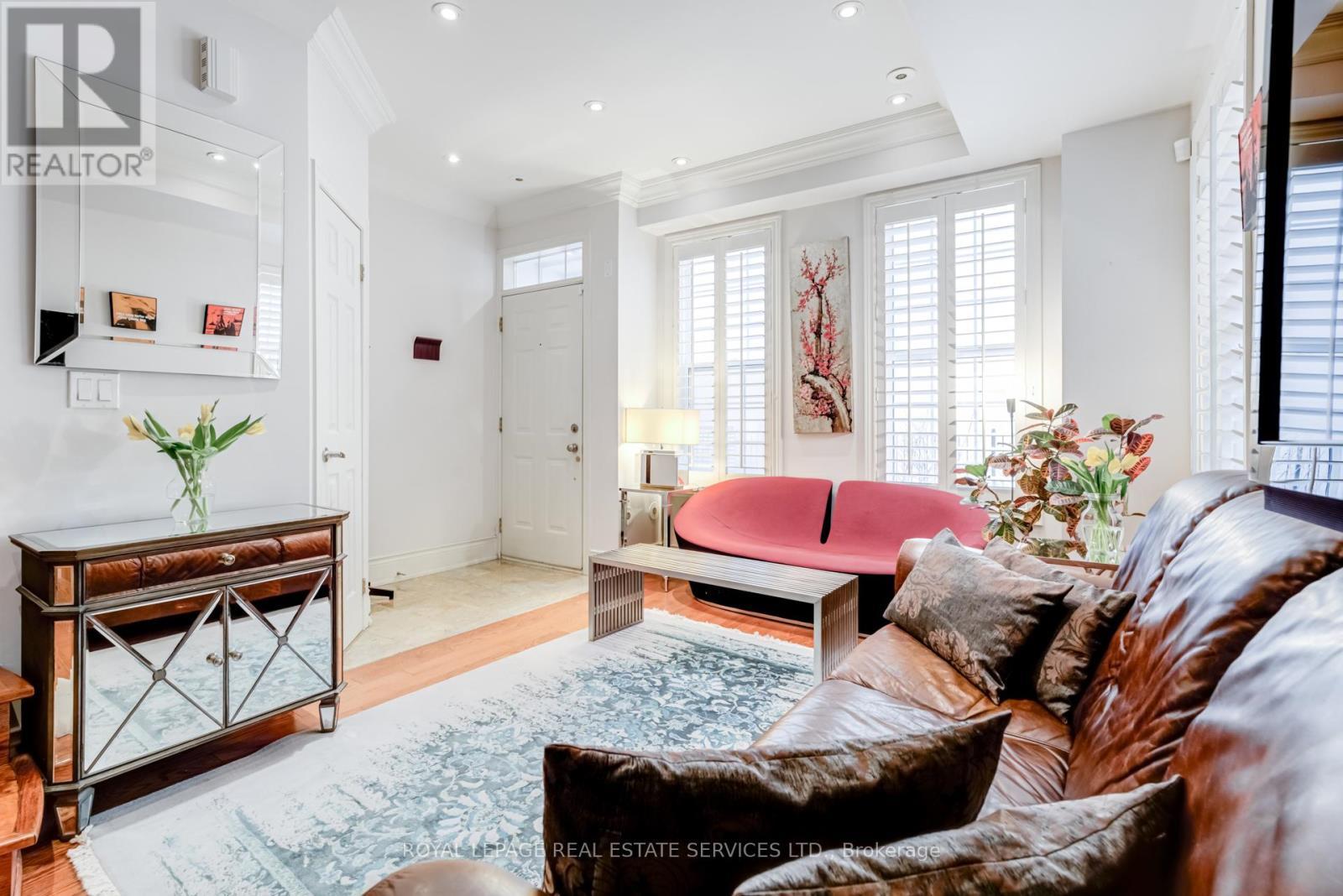 












12 - 1968 BLOOR STREET W

,
Toronto,




Ontario
M6P3K9

