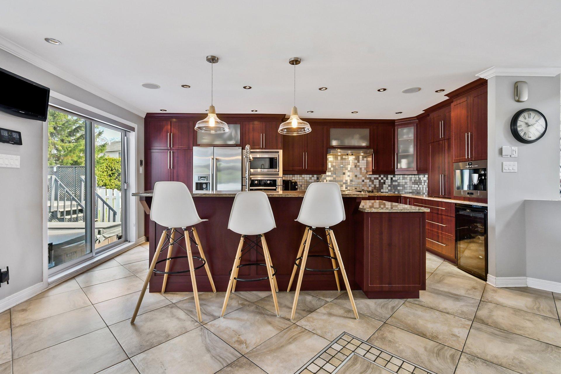 









397


Av. Marc-Aurèle-Fortin

,
Laval (Sainte-Rose),




QC
H7L5G2

