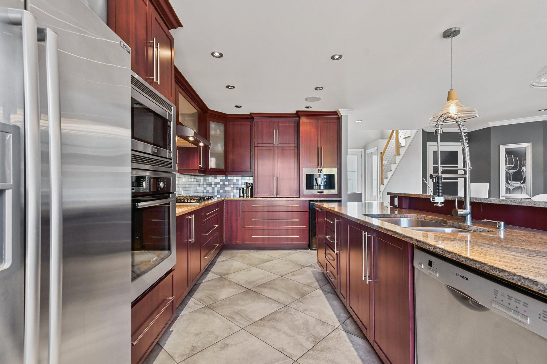 









397


Av. Marc-Aurèle-Fortin

,
Laval (Sainte-Rose),




QC
H7L5G2

