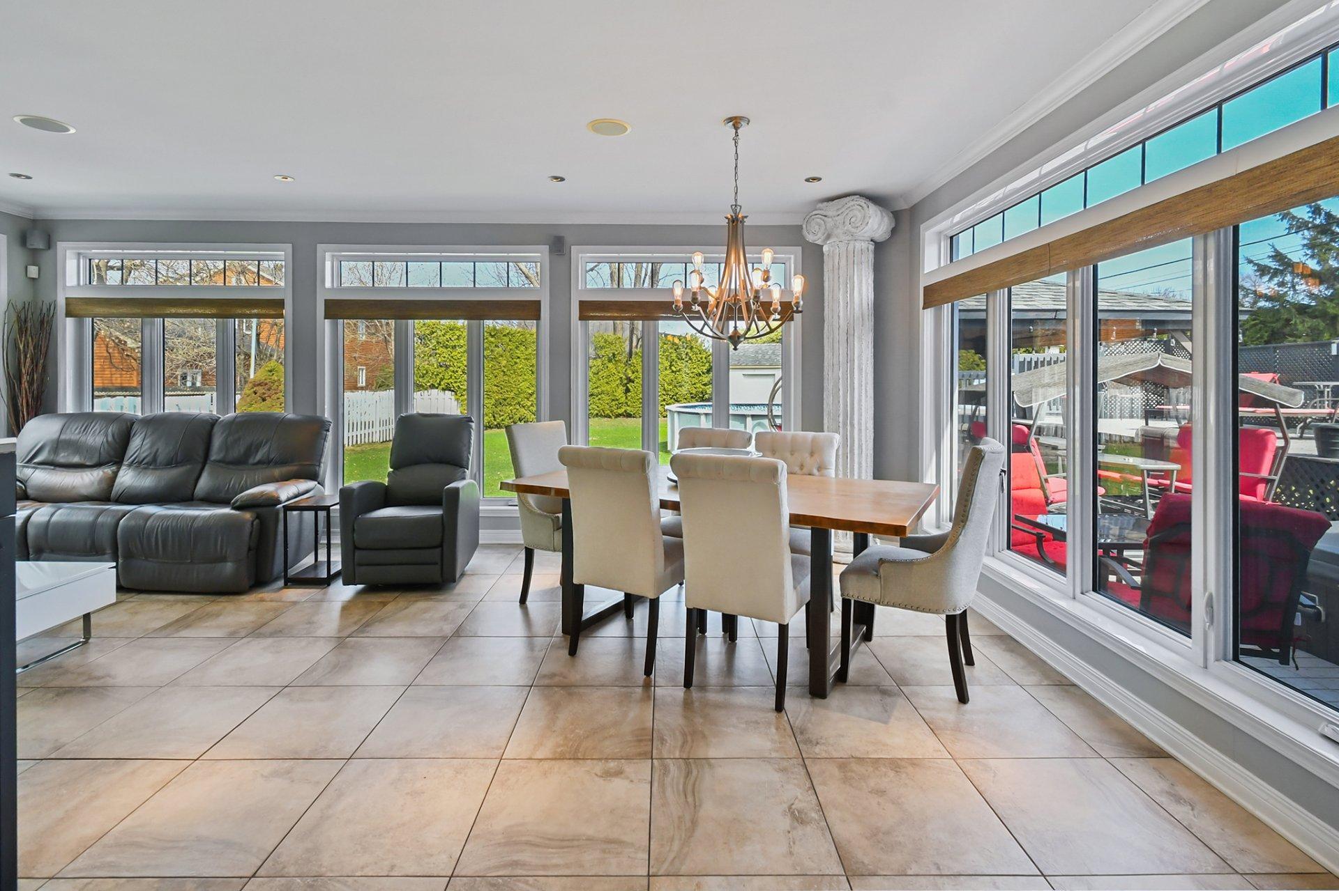 









397


Av. Marc-Aurèle-Fortin

,
Laval (Sainte-Rose),




QC
H7L5G2

