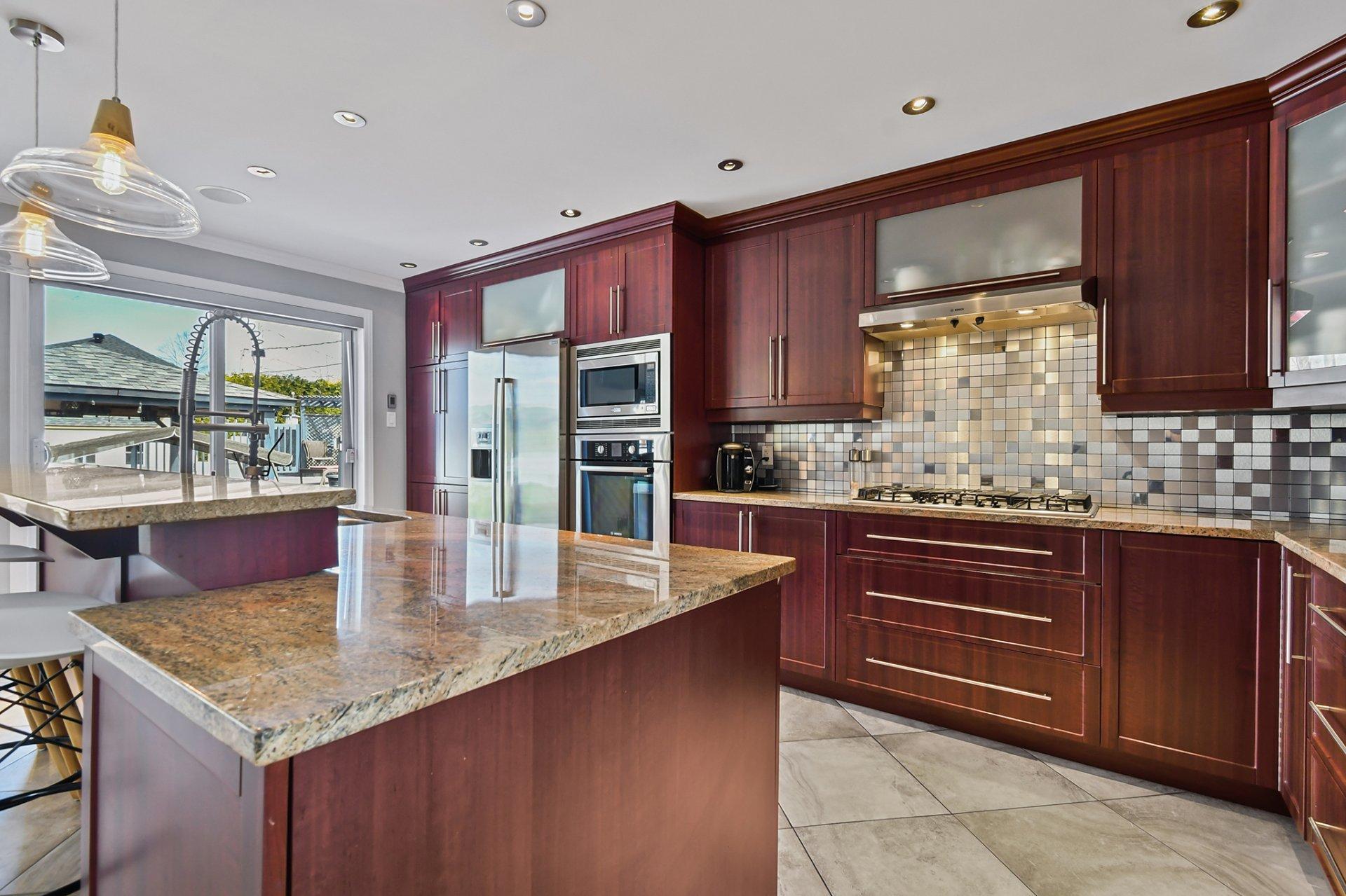 









397


Av. Marc-Aurèle-Fortin

,
Laval (Sainte-Rose),




QC
H7L5G2

