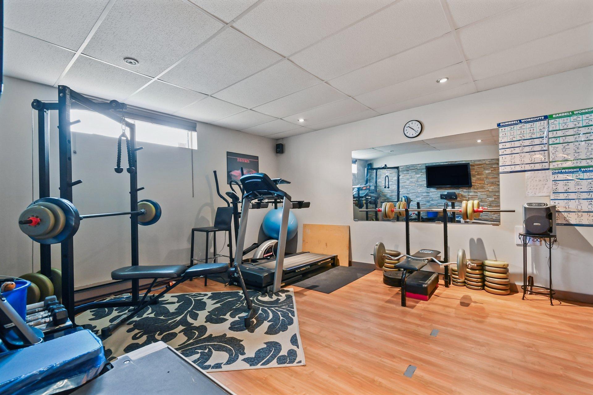 









397


Av. Marc-Aurèle-Fortin

,
Laval (Sainte-Rose),




QC
H7L5G2

