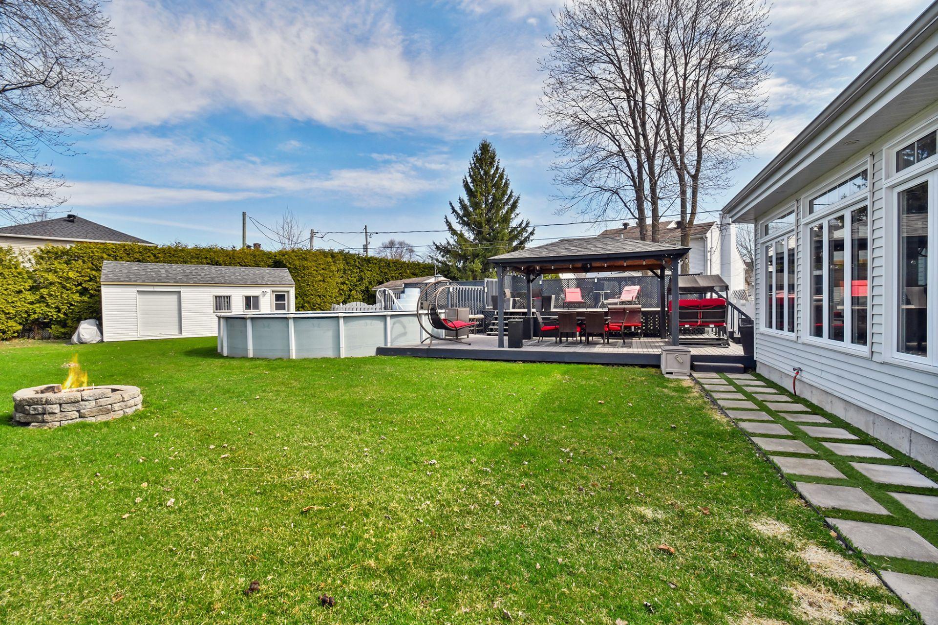 









397


Av. Marc-Aurèle-Fortin

,
Laval (Sainte-Rose),




QC
H7L5G2

