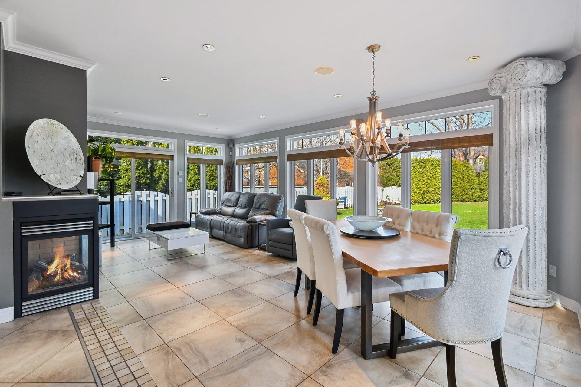 









397


Av. Marc-Aurèle-Fortin

,
Laval (Sainte-Rose),




QC
H7L5G2

