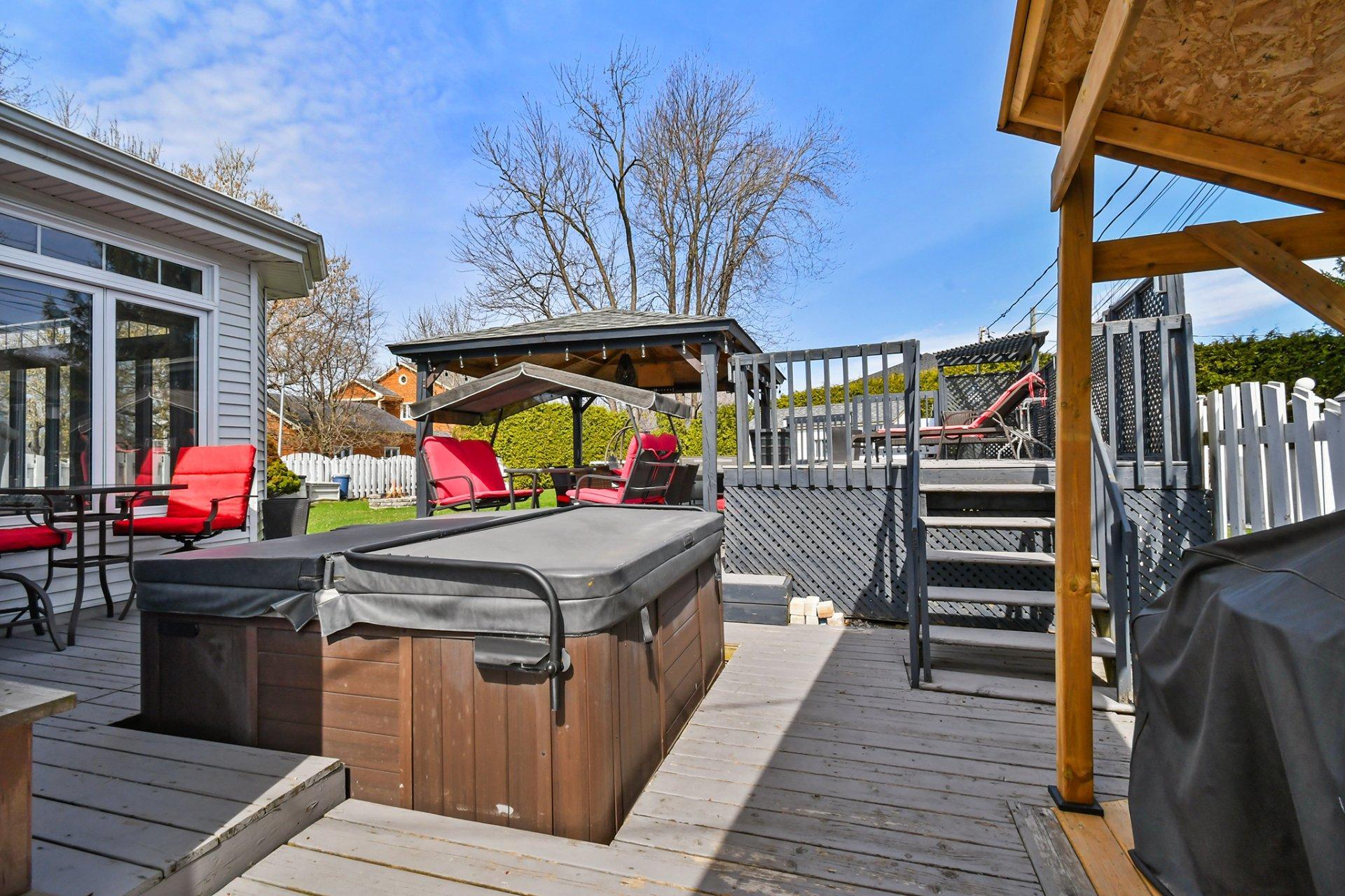 









397


Av. Marc-Aurèle-Fortin

,
Laval (Sainte-Rose),




QC
H7L5G2

