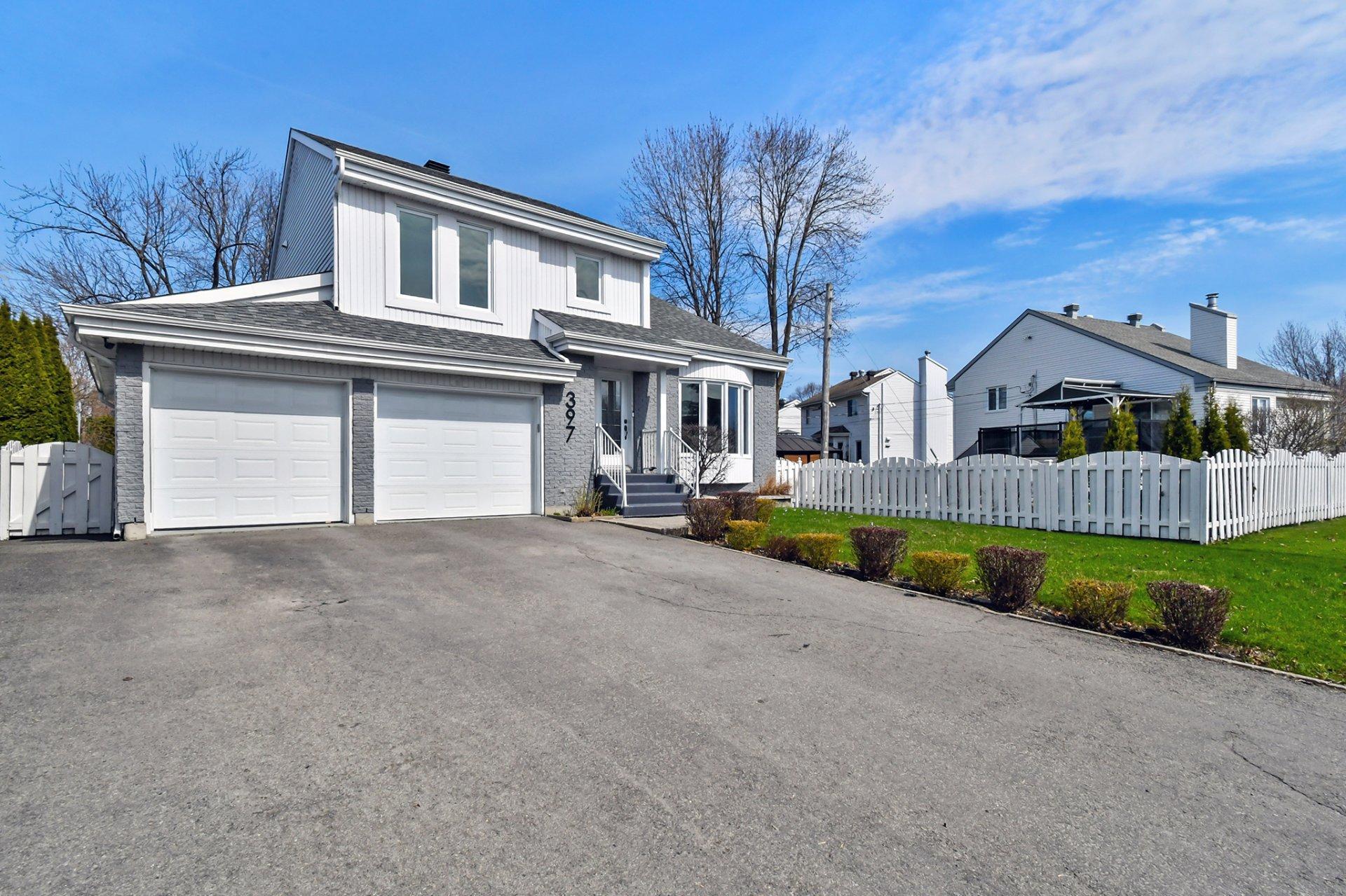 









397


Av. Marc-Aurèle-Fortin

,
Laval (Sainte-Rose),




QC
H7L5G2

