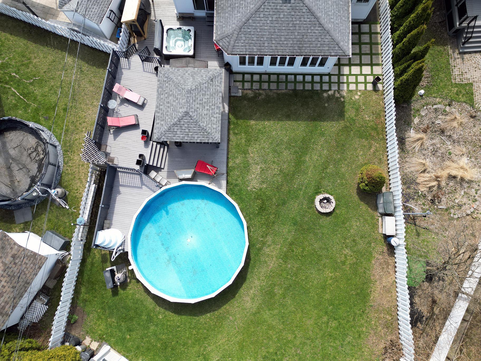 









397


Av. Marc-Aurèle-Fortin

,
Laval (Sainte-Rose),




QC
H7L5G2

