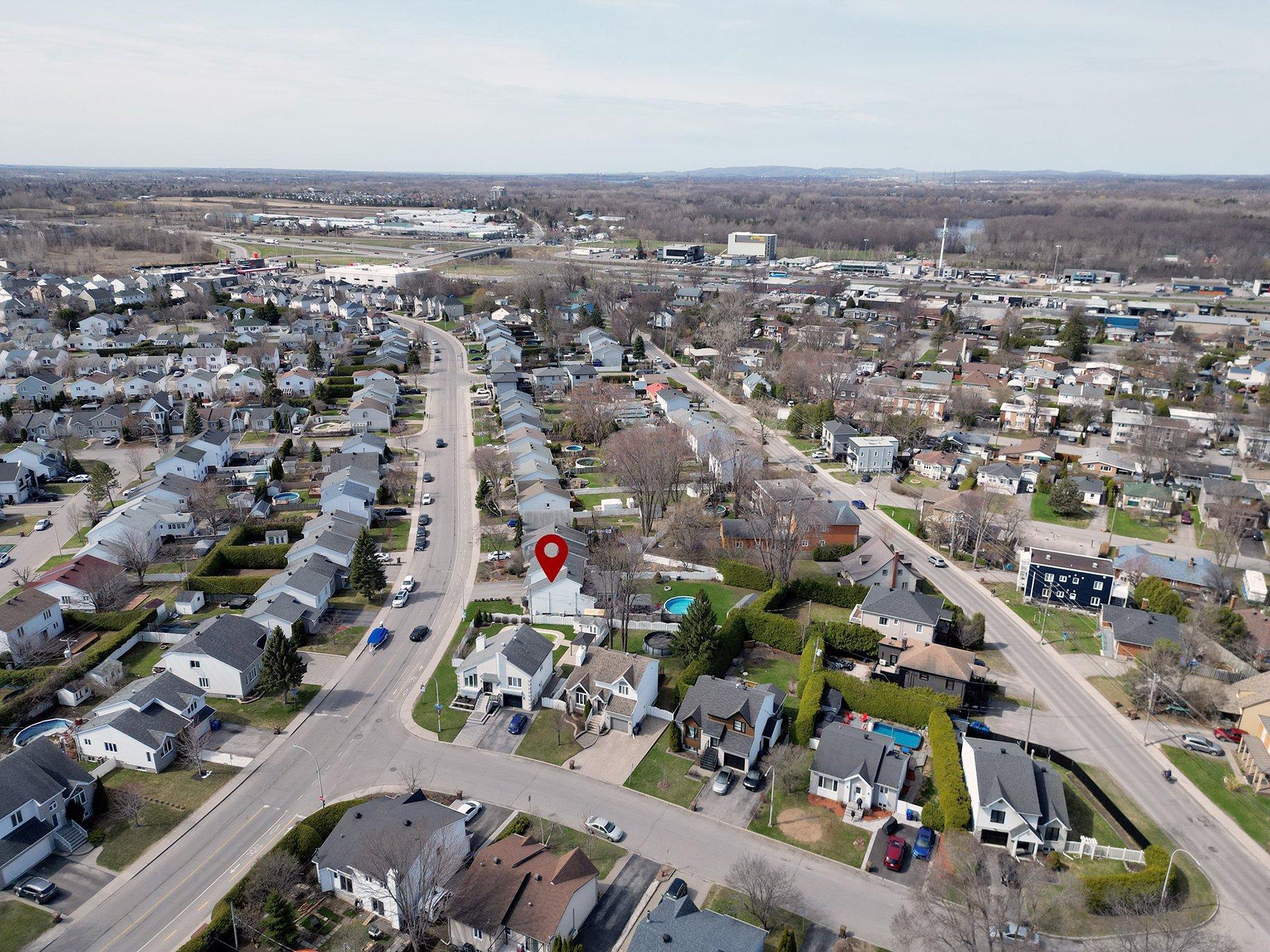 









397


Av. Marc-Aurèle-Fortin

,
Laval (Sainte-Rose),




QC
H7L5G2

