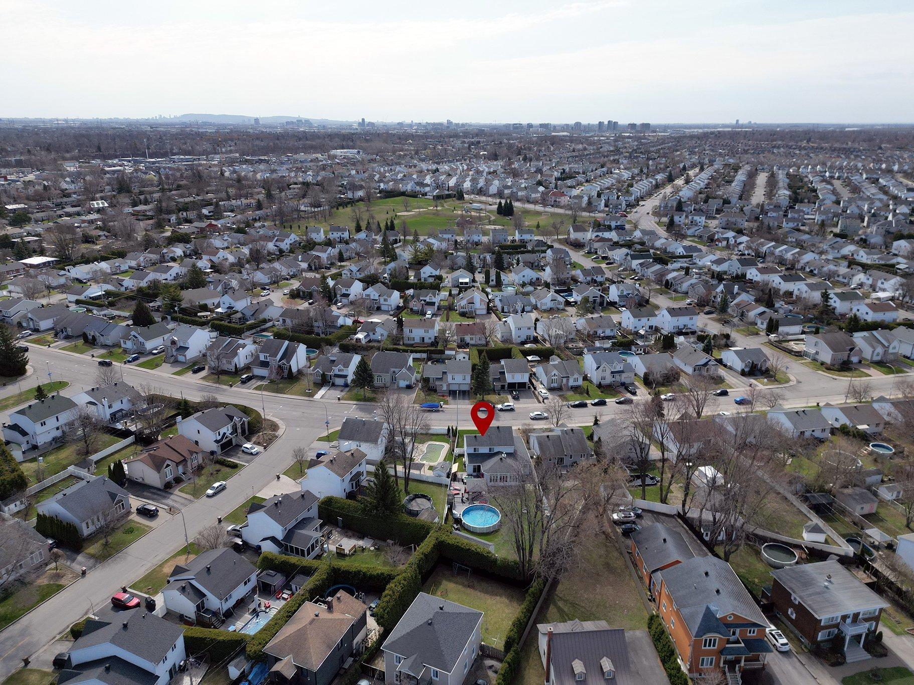 









397


Av. Marc-Aurèle-Fortin

,
Laval (Sainte-Rose),




QC
H7L5G2

