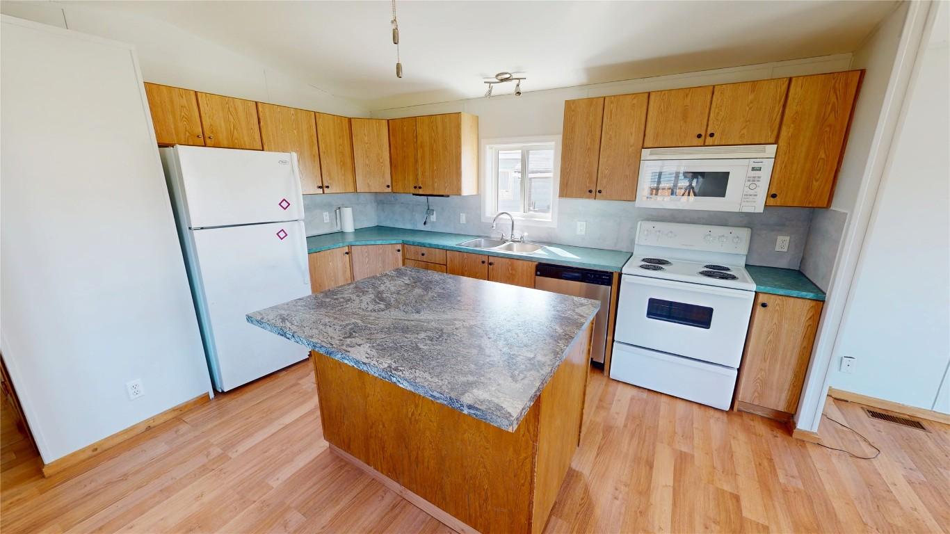 









724


Innes

Avenue, 4,
Cranbrook,




BC
V1C 2A5

