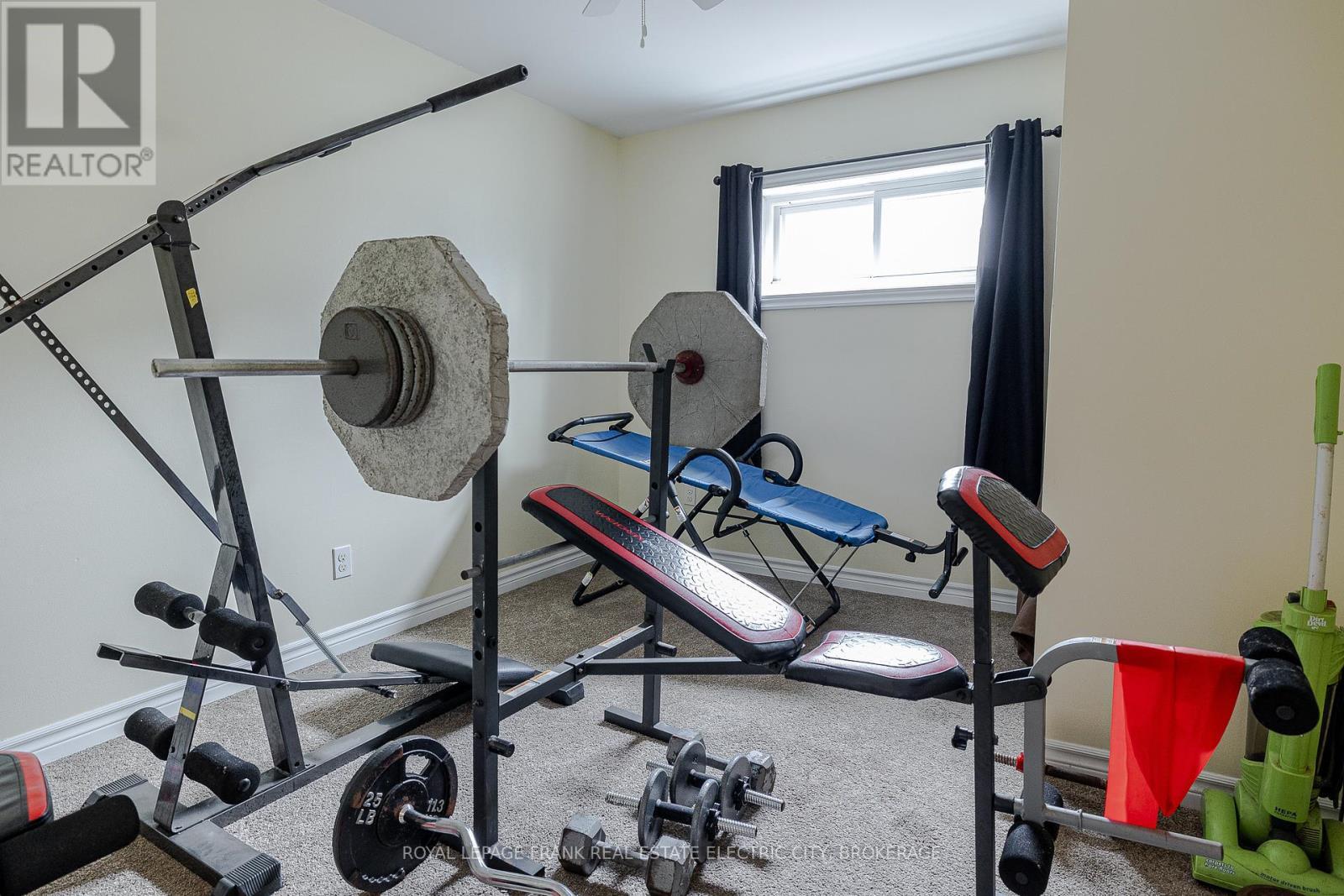 












746 CHEMONG ROAD

,
Peterborough North (South),




Ontario
K9H5Y9

