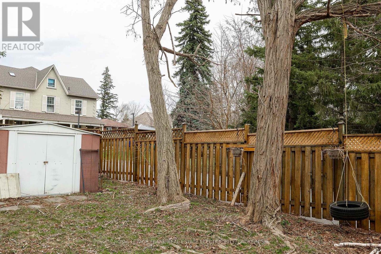 












746 CHEMONG ROAD

,
Peterborough North (South),




Ontario
K9H5Y9

