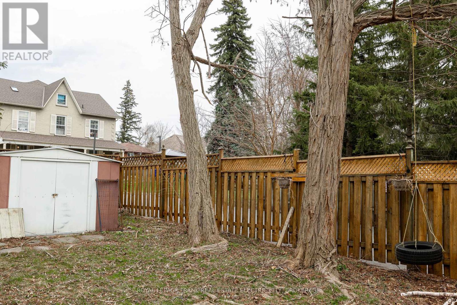 












746 CHEMONG ROAD

,
Peterborough North (South),




Ontario
K9H5Y9

