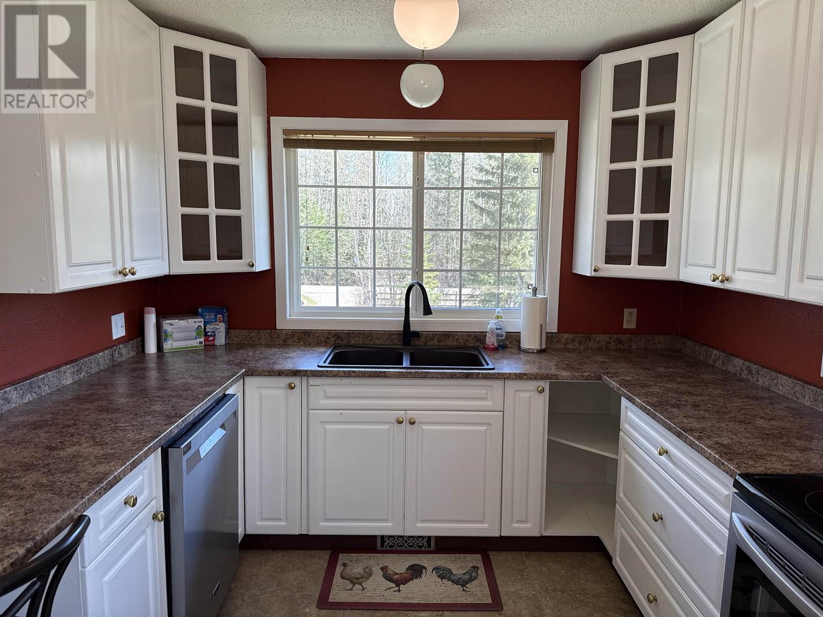 












911 HESKETH ROAD

,
Quesnel,




British Columbia
V2J7H6

